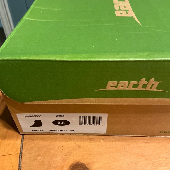 Women’s brown suede wedge booties - Picture 6 of 6